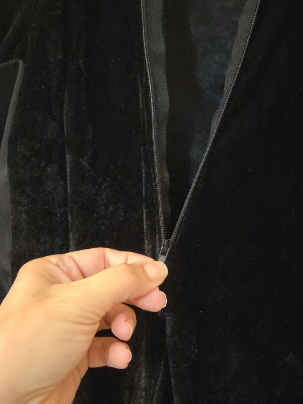 Kid's Black Velvet Bat Costume Halloweer Romper Zipper Closure NWOT XL